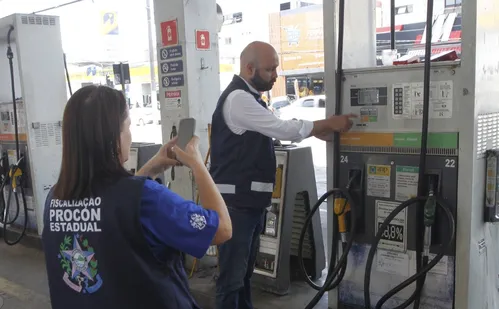 
          Imagem ilustrativa da imagem O que se sabe sobre a operação que investigou preços dos combustíveis no ES
          