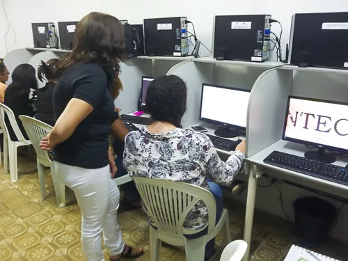 
          Imagem ilustrativa da imagem Olinda tem 530 vagas para cursos gratuitos de idiomas e tecnologia
          