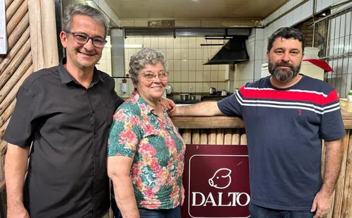 
          Imagem ilustrativa da imagem Onde comer e se hospedar em Viana
          