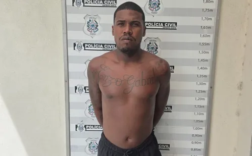 
          Imagem ilustrativa da imagem Operação prende traficante apontado como braço armado de facção em Vila Velha
          