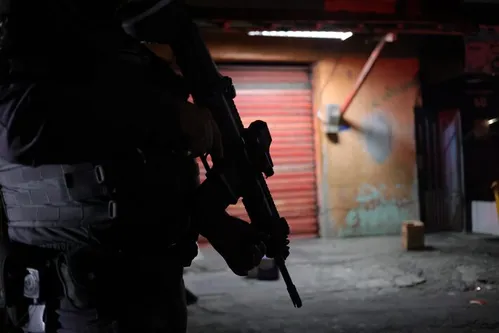 
          Imagem ilustrativa da imagem PL Antifacção é sancionado sem vetos a pontos polêmicos; veja o que dizem especialistas
          