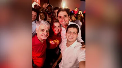 
          Imagem ilustrativa da imagem PT oficializa, em Pernambuco, apoio a João Campos e fecha chapa da Frente Popular
          