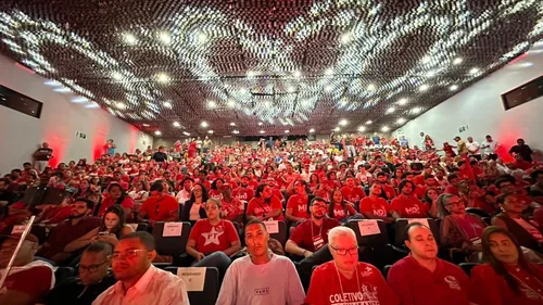 
          Imagem ilustrativa da imagem PT oficializa, em Pernambuco, apoio a João Campos e fecha chapa da Frente Popular
          