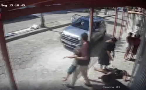 
          Imagem ilustrativa da imagem Pai é preso após agredir ex e sequestrar filho no Norte do ES; veja vídeo
          