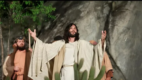 
          Imagem ilustrativa da imagem Paixão de Cristo de Nova Jerusalém ganha mais simbolismo neste Domingo de Ramos
          