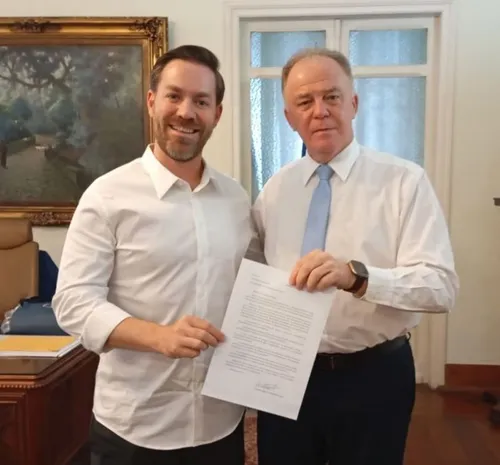 
          Imagem ilustrativa da imagem Palácio não desistiu de atrair Renzo ao projeto
          