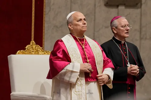
          Imagem ilustrativa da imagem Papa Leão 14 se reunirá com vítimas de abusos da Igreja em viagem à América do Sul
          