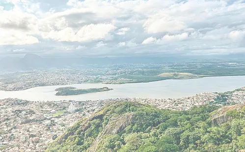 
          Imagem ilustrativa da imagem Parques, praias e teatros: lugares para desacelerar da rotina na Grande Vitória
          