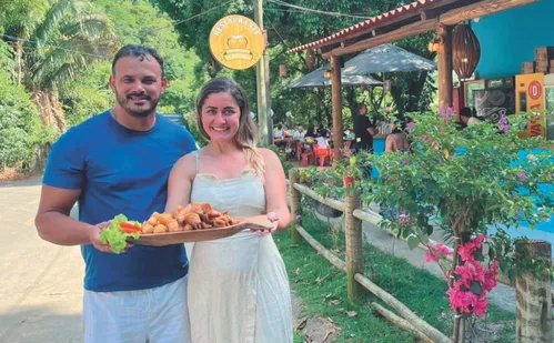 
          Imagem ilustrativa da imagem Pastéis gourmet e drinques exóticos: as novas delícias na Rota da Ferradura
          