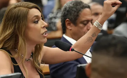 
          Imagem ilustrativa da imagem Pedido de vista adia votação da PEC do fim da 6x1 na CCJ da Câmara
          