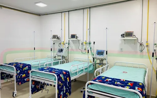 
          Imagem ilustrativa da imagem Pernambuco abre 92 novos leitos para SRAG e já registra 1,3 mil casos em 2026
          