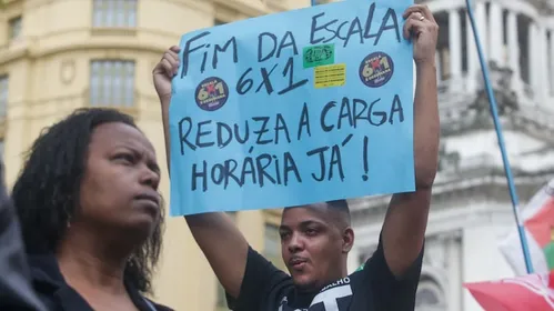 
          Imagem ilustrativa da imagem Pesquisa Datafolha aponta que 71% dos brasileiros apoiam o fim da escala 6X1
          