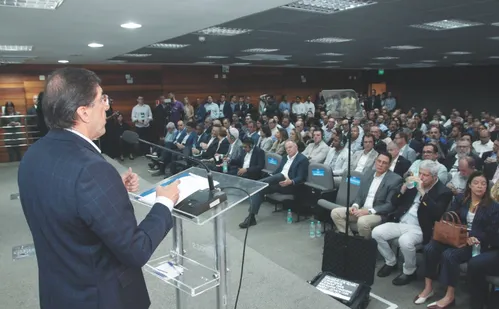 
          Imagem ilustrativa da imagem Petrobras vai investir R$ 30 bilhões até 2030 no Espírito Santo
          