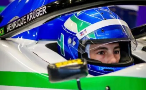 
          Imagem ilustrativa da imagem Piloto capixaba se prepara para Fórmula Delta
          