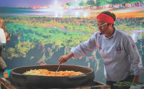 
          Imagem ilustrativa da imagem Polenta, caipirinha e torta gigantes: cidades seguem em busca de novos recordes
          