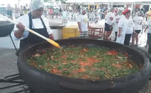 
          Imagem ilustrativa da imagem Polenta, caipirinha e torta gigantes: cidades seguem em busca de novos recordes
          