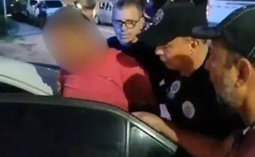 
          Imagem ilustrativa da imagem Polícia do RJ prende líder do tráfico foragido em Guarapari
          