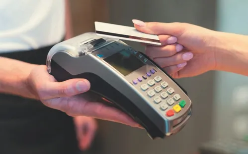 
          Imagem ilustrativa da imagem Polícia revela golpes mais comuns no Carnaval e mostra como se proteger
          