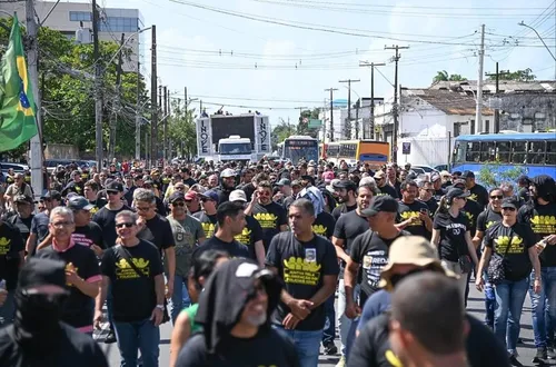 
          Imagem ilustrativa da imagem Policiais Civis de Pernambuco paralisam atividades por 24 horas
          