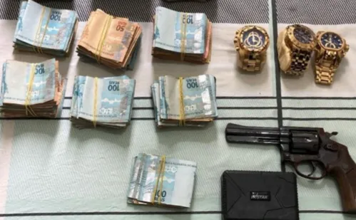 
          Imagem ilustrativa da imagem Policiais civis e empresário são denunciados em esquema de veículos adulterados
          