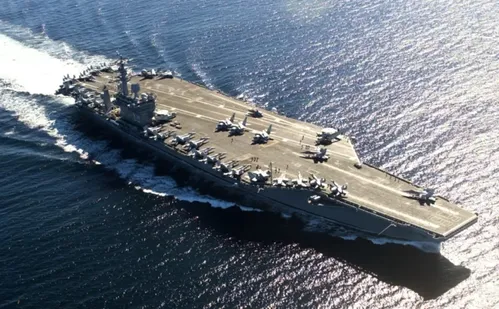
          Imagem ilustrativa da imagem Porta-aviões nuclear dos EUA virá ao Rio em missão de demonstração
          
