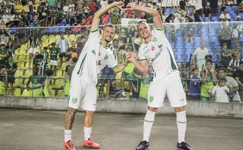 
          Imagem ilustrativa da imagem Porto Vitória conquista o título do Capixabão pela primeira vez
          