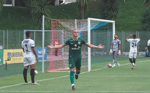 
          Imagem ilustrativa da imagem Porto Vitória usa virada na semifinal como lição para a final
          