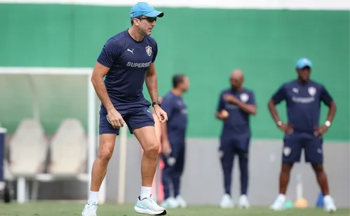 
          Imagem ilustrativa da imagem Pressionado, Flu busca reação contra Santos no Brasileirão
          