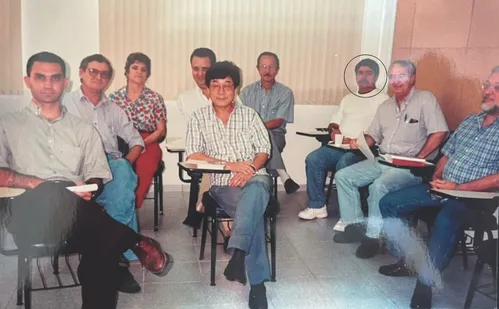 
          Imagem ilustrativa da imagem Professor de Economia há 50 anos dá dicas para os mais jovens
          