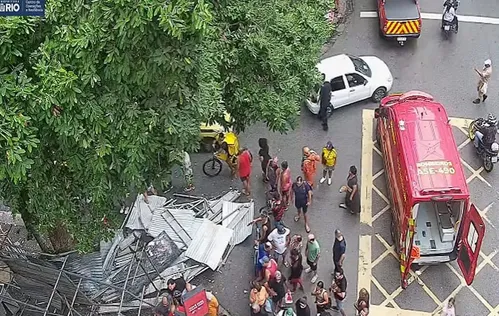 
          Imagem ilustrativa da imagem Queda de andaime mata mulher em Copacabana
          