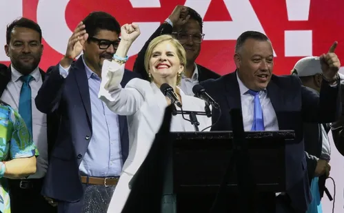 
          Imagem ilustrativa da imagem Quem é Laura Fernández, eleita presidente da Costa Rica no primeiro turno
          