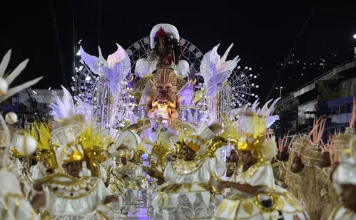 
          Imagem ilustrativa da imagem RJ reforça policiamento do Carnaval por preocupação na dispersão de desfiles
          