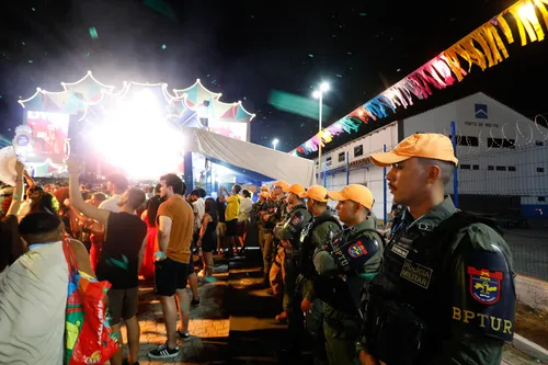 
          Imagem ilustrativa da imagem Raquel Lyra abre Carnaval do Estado em festival realizado no Recife
          