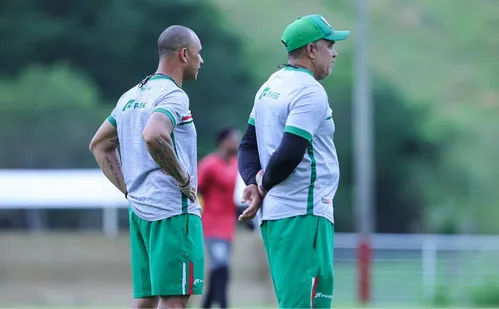 
          Imagem ilustrativa da imagem Real Noroeste busca a reação contra o líder da série D
          