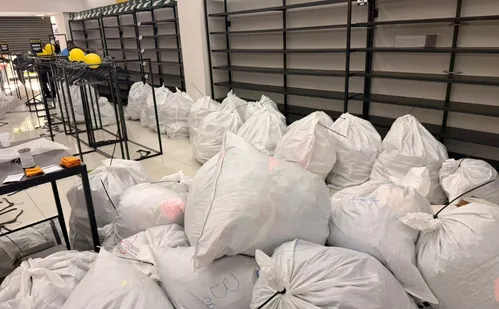 
          Imagem ilustrativa da imagem Receita Federal apreende cinco toneladas de mercadorias falsificadas em lojas do ES
          