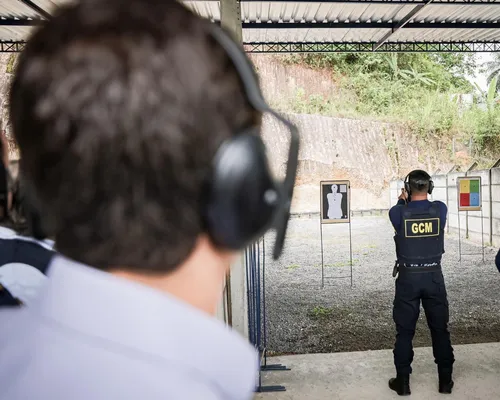 
          Imagem ilustrativa da imagem Recife anuncia concurso com 400 vagas para a Guarda Municipal
          