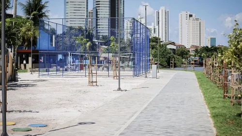 
          Imagem ilustrativa da imagem Recife entrega primeira etapa de parque linear em área antes ocupada por palafitas
          
