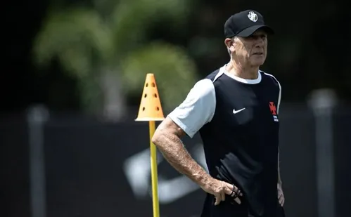 
          Imagem ilustrativa da imagem Renato Gaúcho analisa o elenco e começa a reorganizar o time do Vasco
          