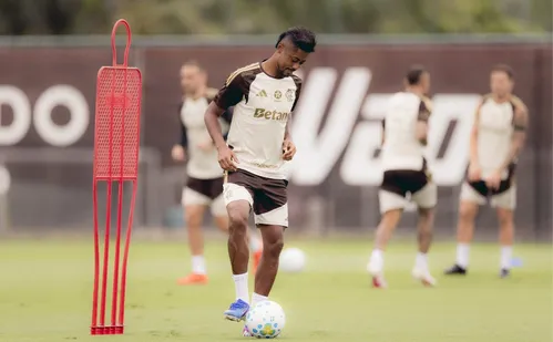 
          Imagem ilustrativa da imagem Renovação de Bruno Henrique com o Flamengo avança
          