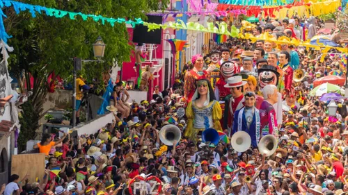 
          Imagem ilustrativa da imagem Ressaca de Carnaval em Olinda: ladeiras recebem blocos e troças neste fim de semana
          