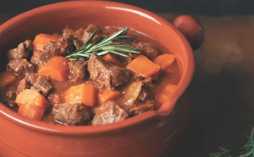 
          Imagem ilustrativa da imagem Restaurantes adaptam cardápios para bariátricos e quem usa caneta para perder peso
          