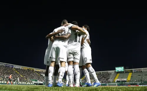 
          Imagem ilustrativa da imagem Reunião da SAF do Botafogo fica travada por impasse
          