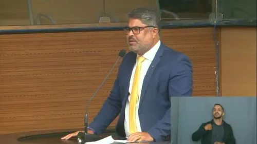 
          Imagem ilustrativa da imagem Rinaldo Júnior critica "falas elitistas" e ofensas ao povo na Câmara; veja detalhes
          