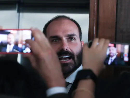 
          Imagem ilustrativa da imagem STF formaliza ação que torna Eduardo Bolsonaro réu por obstrução na trama golpista
          