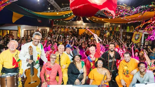 
          Imagem ilustrativa da imagem SaGRAMA reúne grandes nomes do Carnaval em prévia no Recife
          