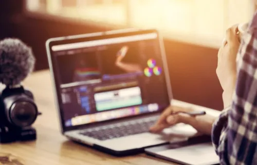 
          Imagem ilustrativa da imagem Santander oferece 5 mil bolsas de IA para criadores de conteúdo; PE pode participar
          