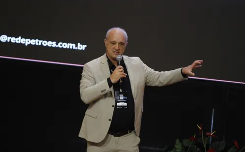 
          Imagem ilustrativa da imagem Seacrest vai começar a pagar credores, diz Rafaele Cé
          