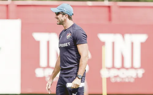 
          Imagem ilustrativa da imagem "Sem ansiedade", Fluminense segue em busca de reforços para a temporada
          