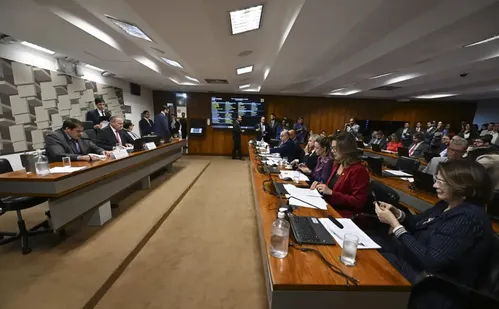 
          Imagem ilustrativa da imagem Senadores cobram CVM por suposta omissão no caso do Banco Master
          