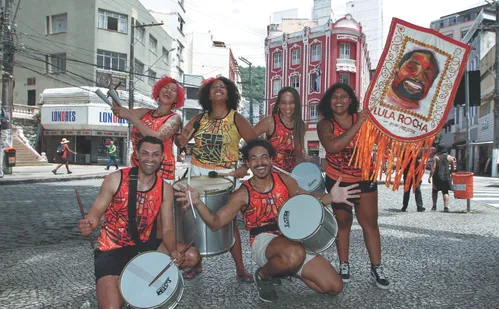 
          Imagem ilustrativa da imagem “Sextou”: Carnaval com trios elétricos, blocos e shows de graça na Grande Vitória
          